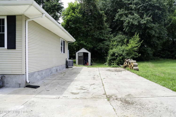 Listing Image 24