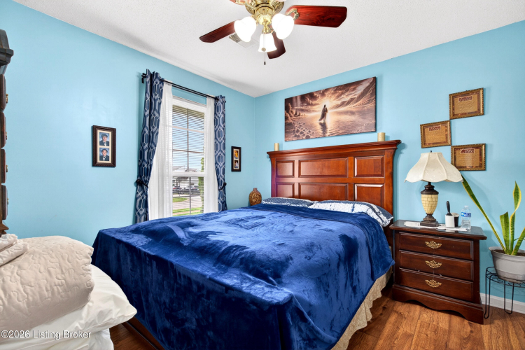 Listing Image 14