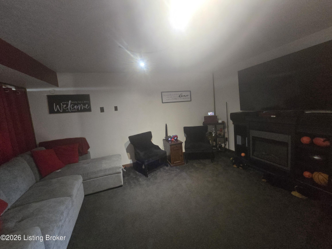 Listing Image 32