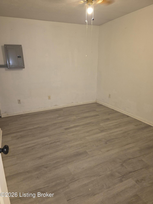 Listing Image 32