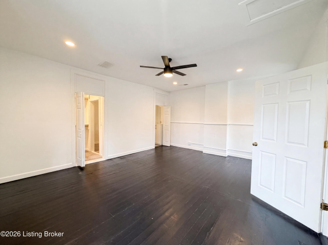 Listing Image 16