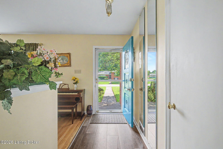 Listing Image 20