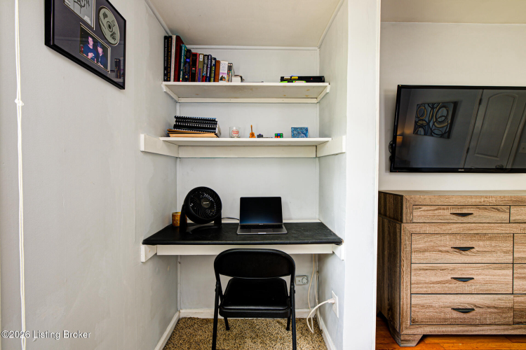 Listing Image 13