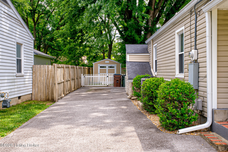 Listing Image 16