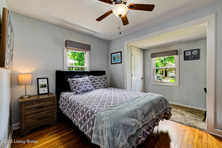 Listing Image 10