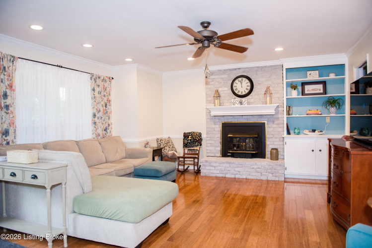 Listing Image 12