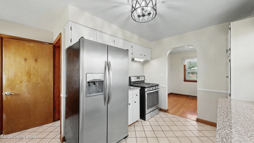 Listing Image 10