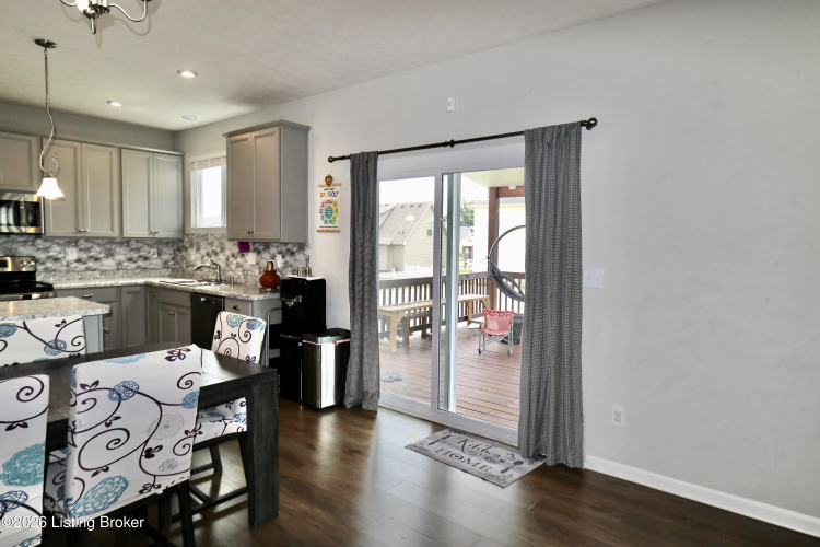 Listing Image 10