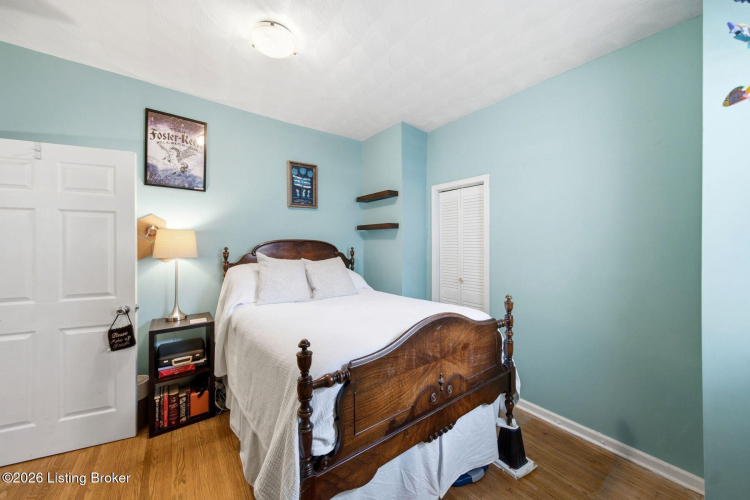 Listing Image 12