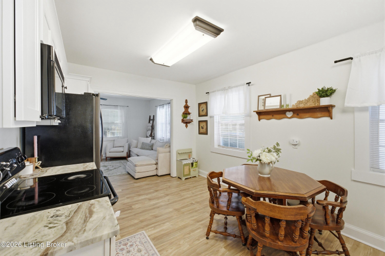 Listing Image 8