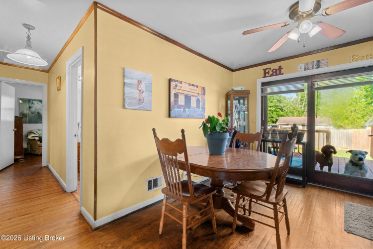 Listing Image 6
