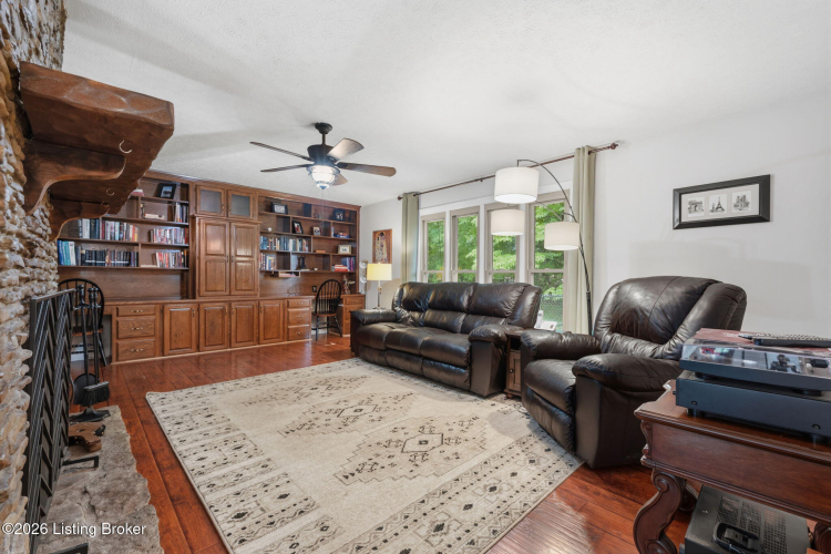Listing Image 14