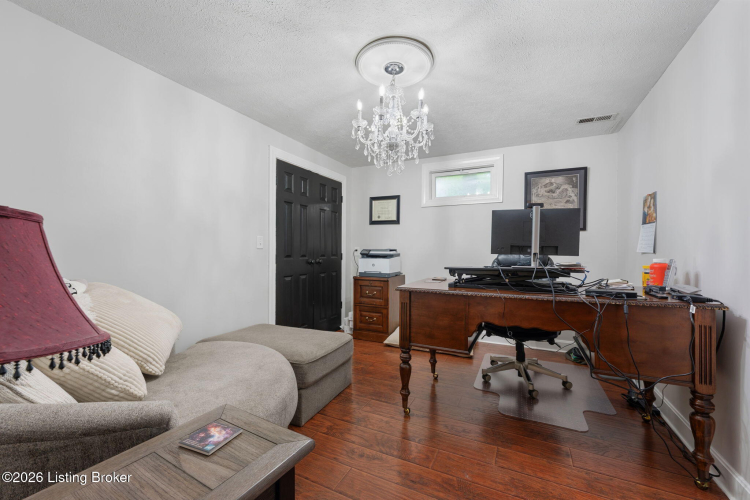 Listing Image 23
