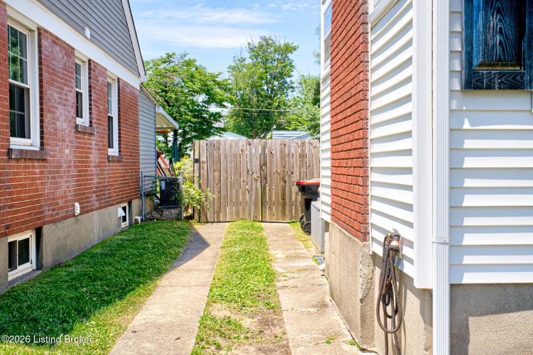 Listing Image 21