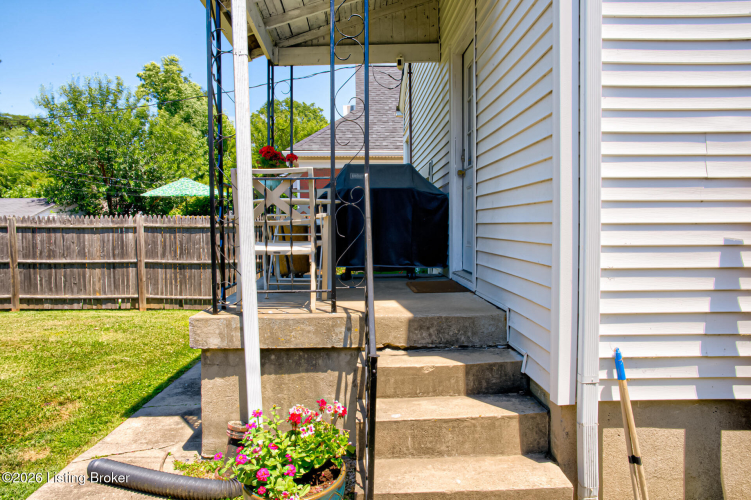 Listing Image 23