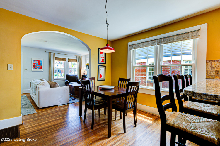 Listing Image 10
