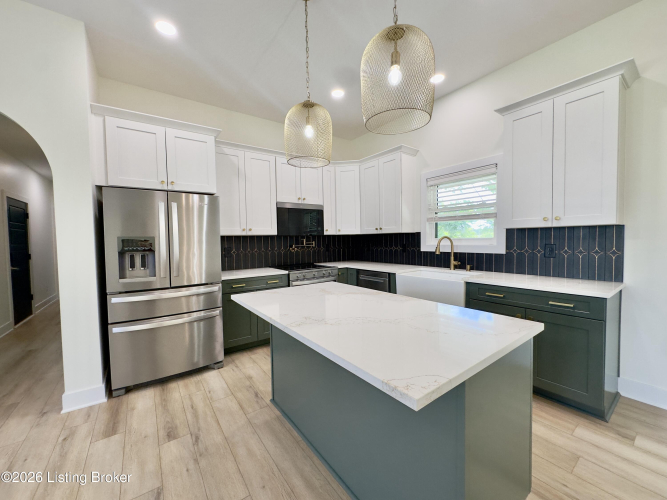 Listing Image 19