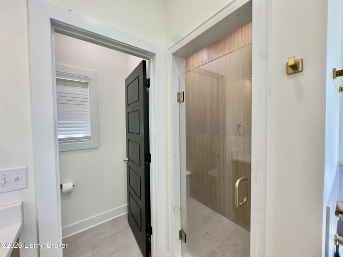 Listing Image 52
