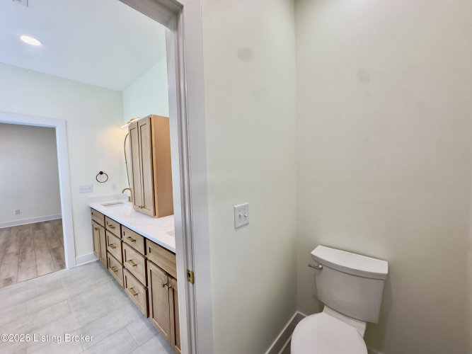 Listing Image 54