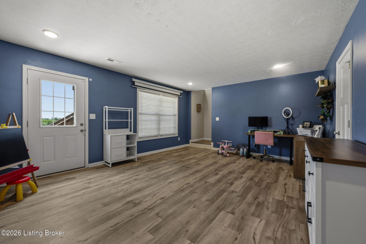 Listing Image 14