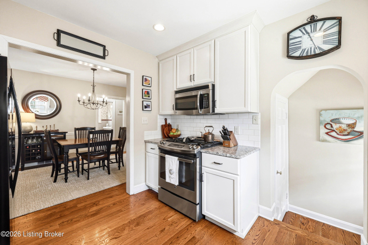 Listing Image 9