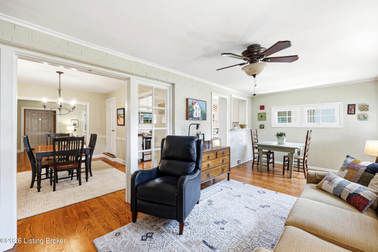 Listing Image 10