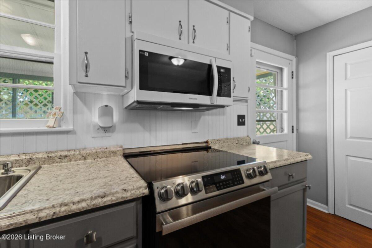 Listing Image 14
