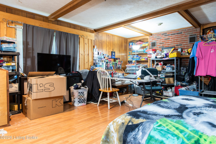 Listing Image 17
