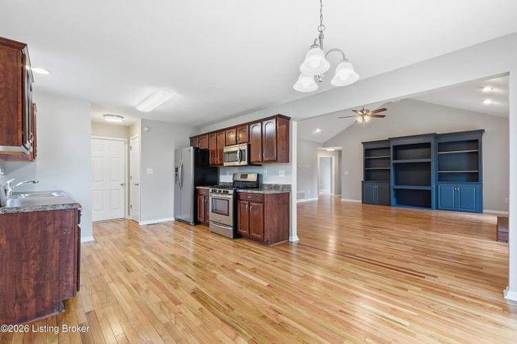 Listing Image 13