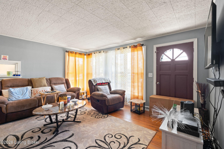 Listing Image 12