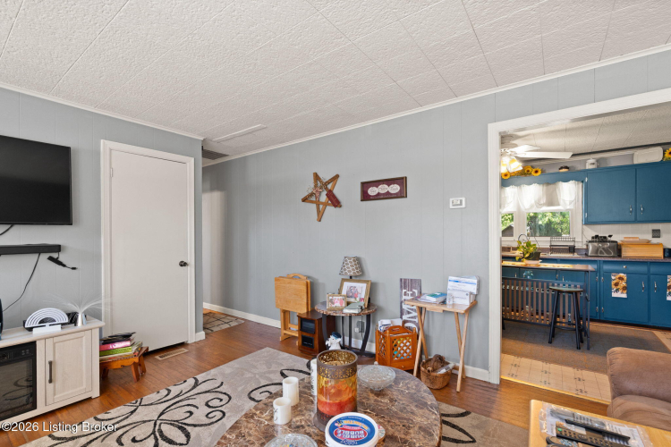 Listing Image 15