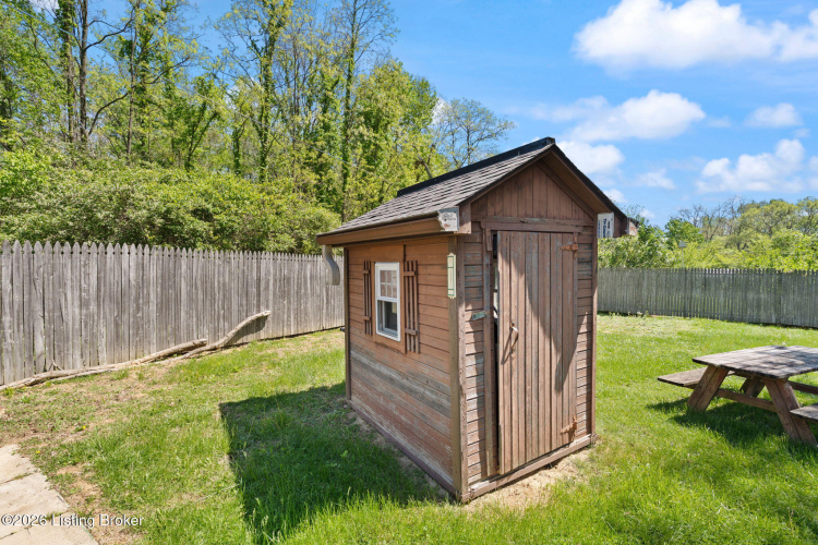 Listing Image 10