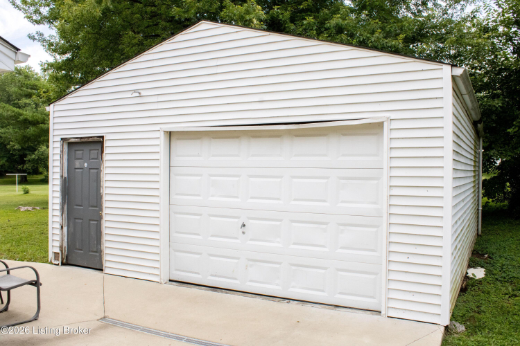 Listing Image 16