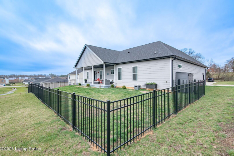 Listing Image 6
