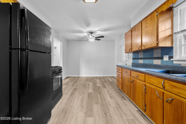 Listing Image 16