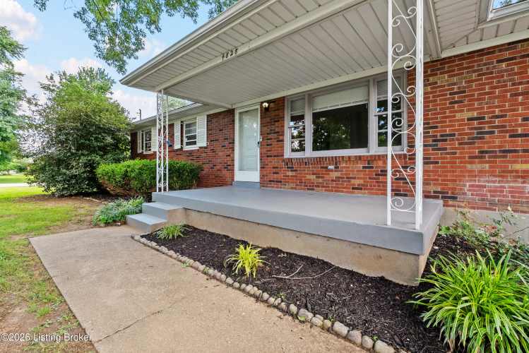Listing Image 4