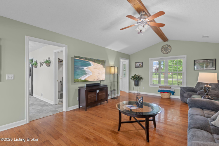 Listing Image 17