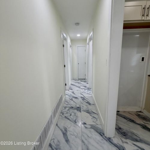 Listing Image 82