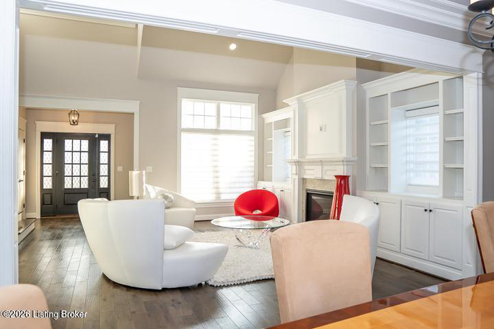 Listing Image 14