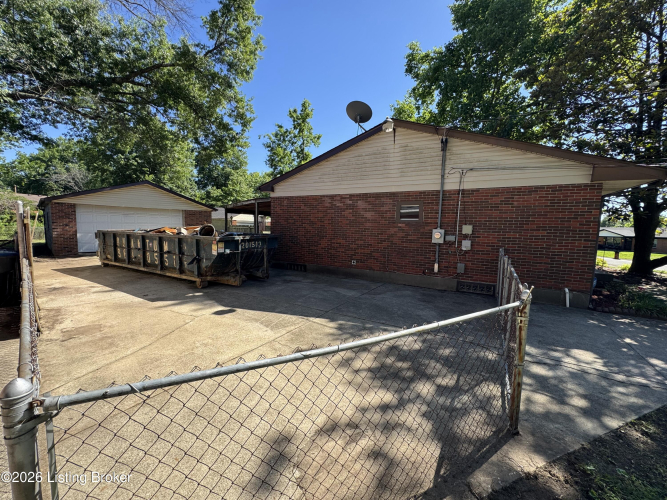 Listing Image 33