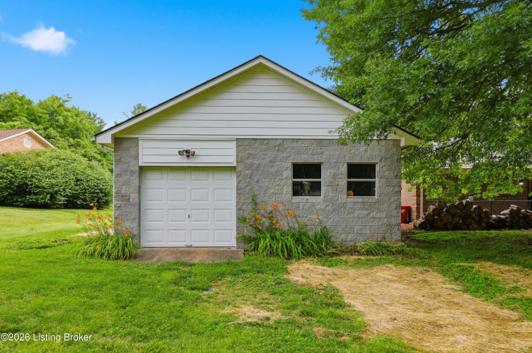 Listing Image 19