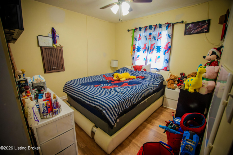Listing Image 10