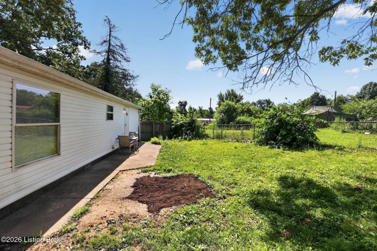 Listing Image 4