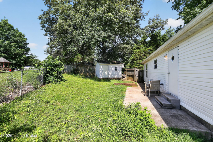 Listing Image 6