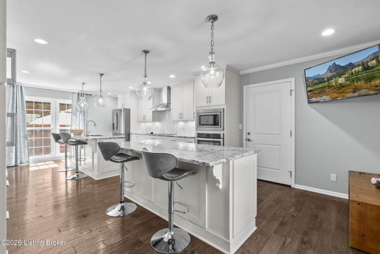 Listing Image 10