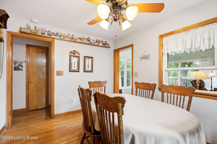 Listing Image 11