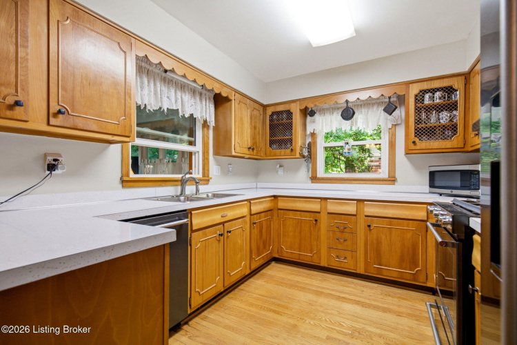 Listing Image 12