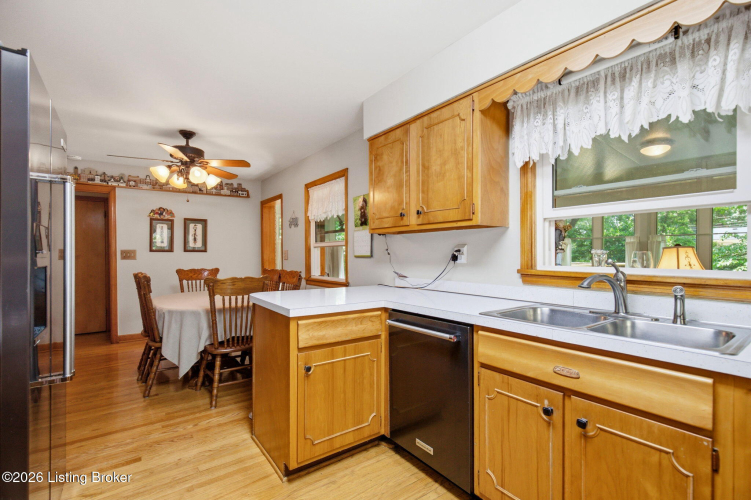 Listing Image 14