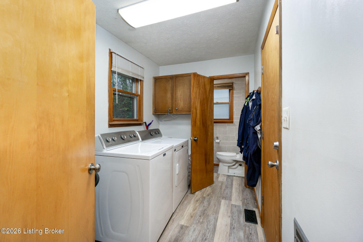 Listing Image 24