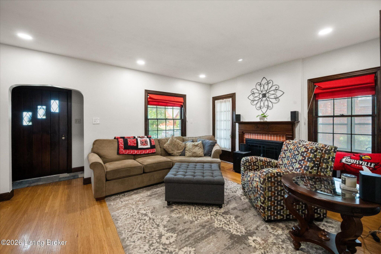 Listing Image 9